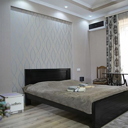 Guest House Beautiful Tbilisi On Khidistavi Street エクステリア 写真