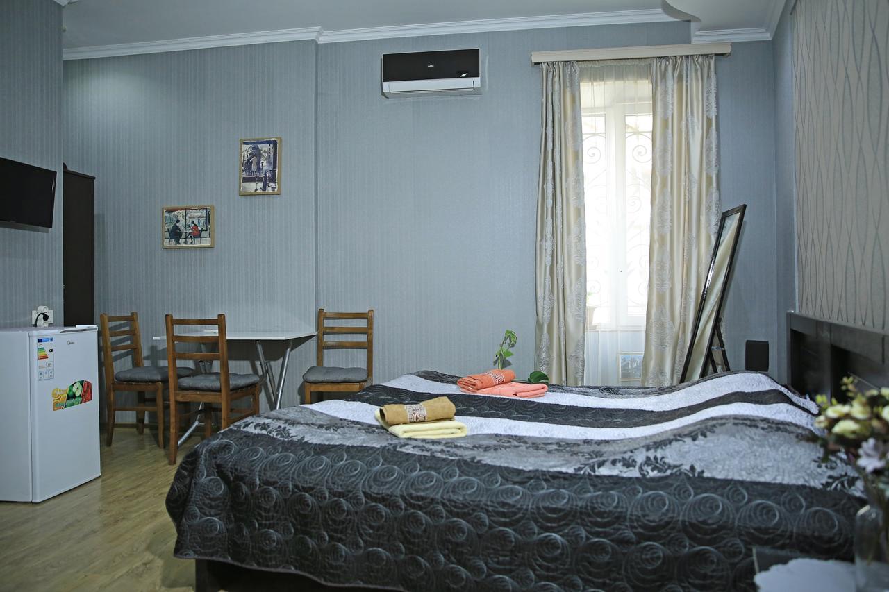 Guest House Beautiful Tbilisi On Khidistavi Street エクステリア 写真
