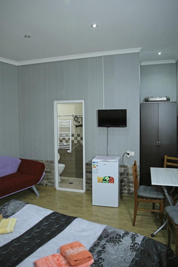 Guest House Beautiful Tbilisi On Khidistavi Street エクステリア 写真